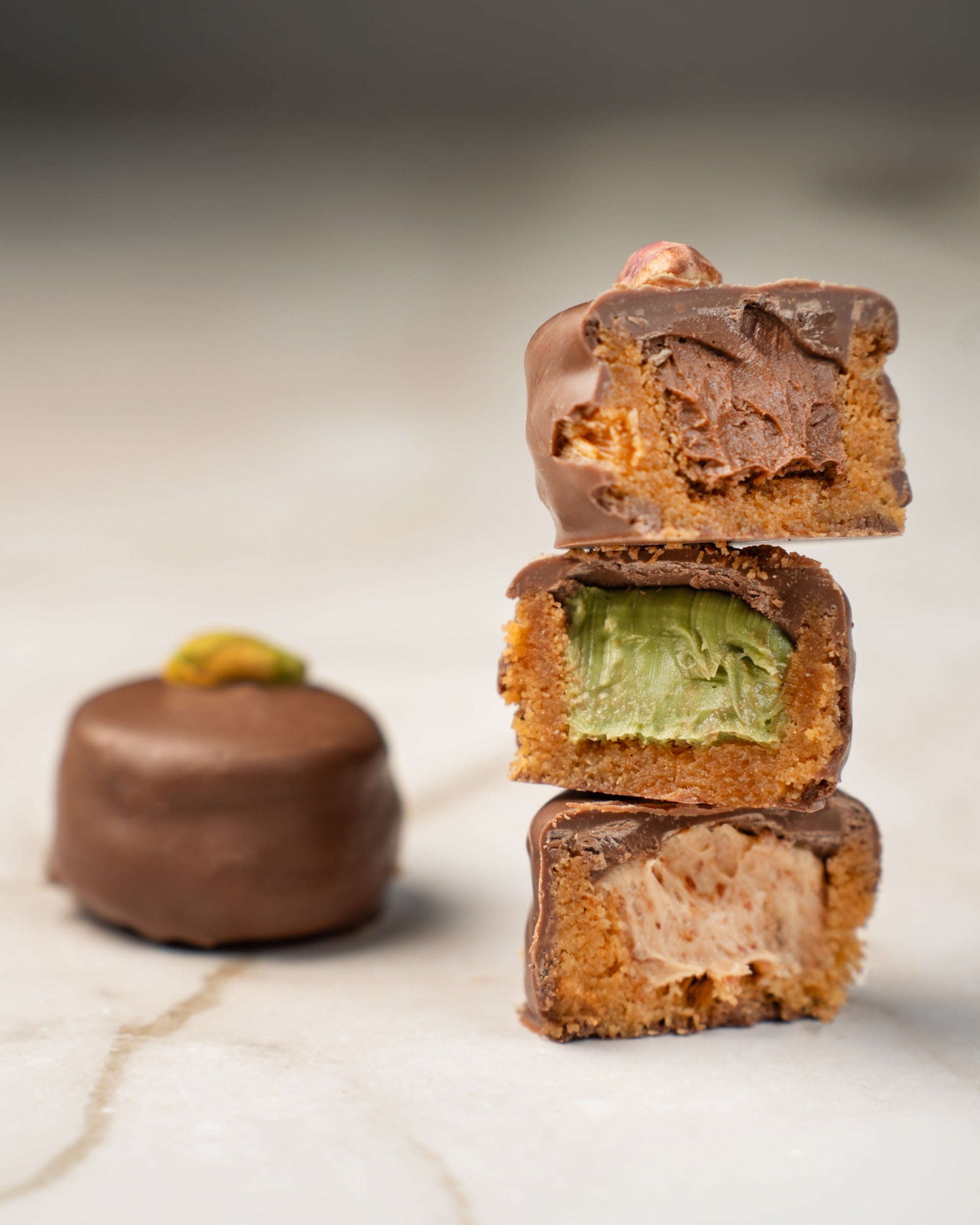 Oush Bolbol With Pistachio Chocolate